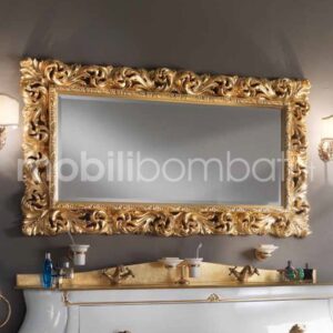 Spiegel im Barockstil mit Blattgold