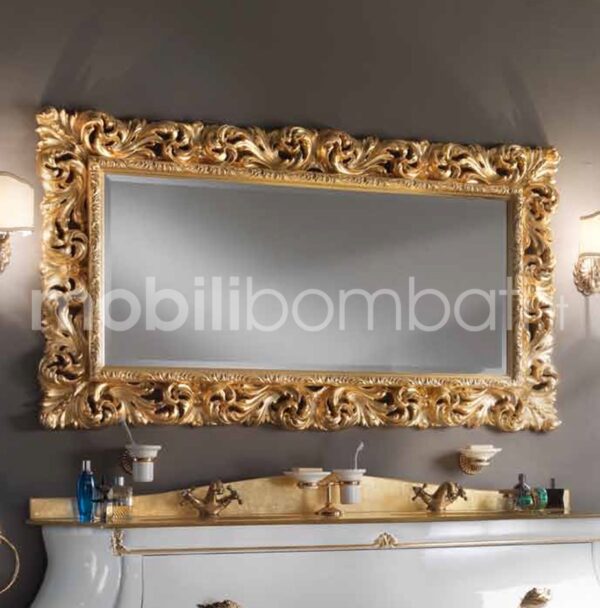 Spiegel im Barockstil mit Blattgold