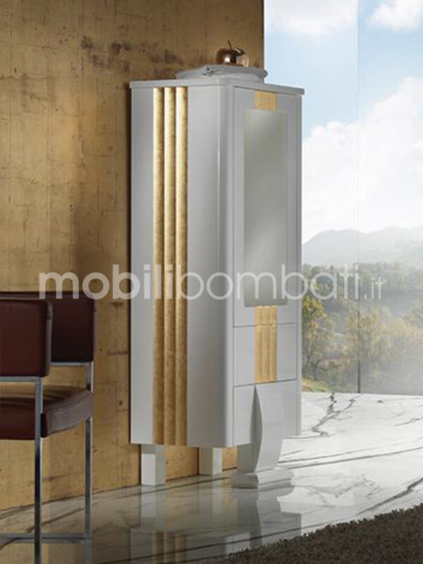 Vitrine mit Art-Déco-Goldleisten
